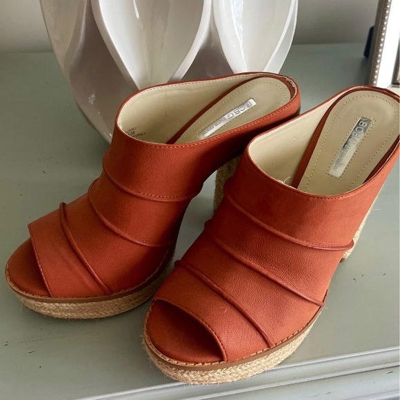 NEW BCBGENERATION Women's Espadrille Heels Sandals Slip On Shoes Platform - Picture 2 of 5